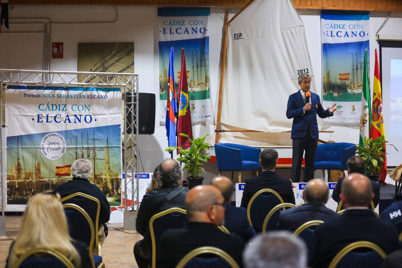 Fotos: El navegante británico Jimmy Cornell recibe el premio Juan Sebastián Elcano en Cádiz