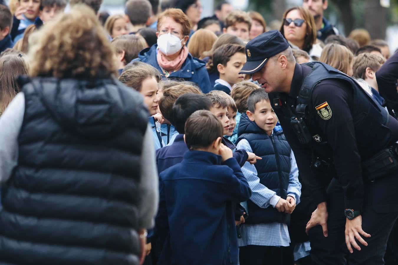 Fotos: Exhibición de los cuerpos de seguridad con motivo del Día Internacional del Niño