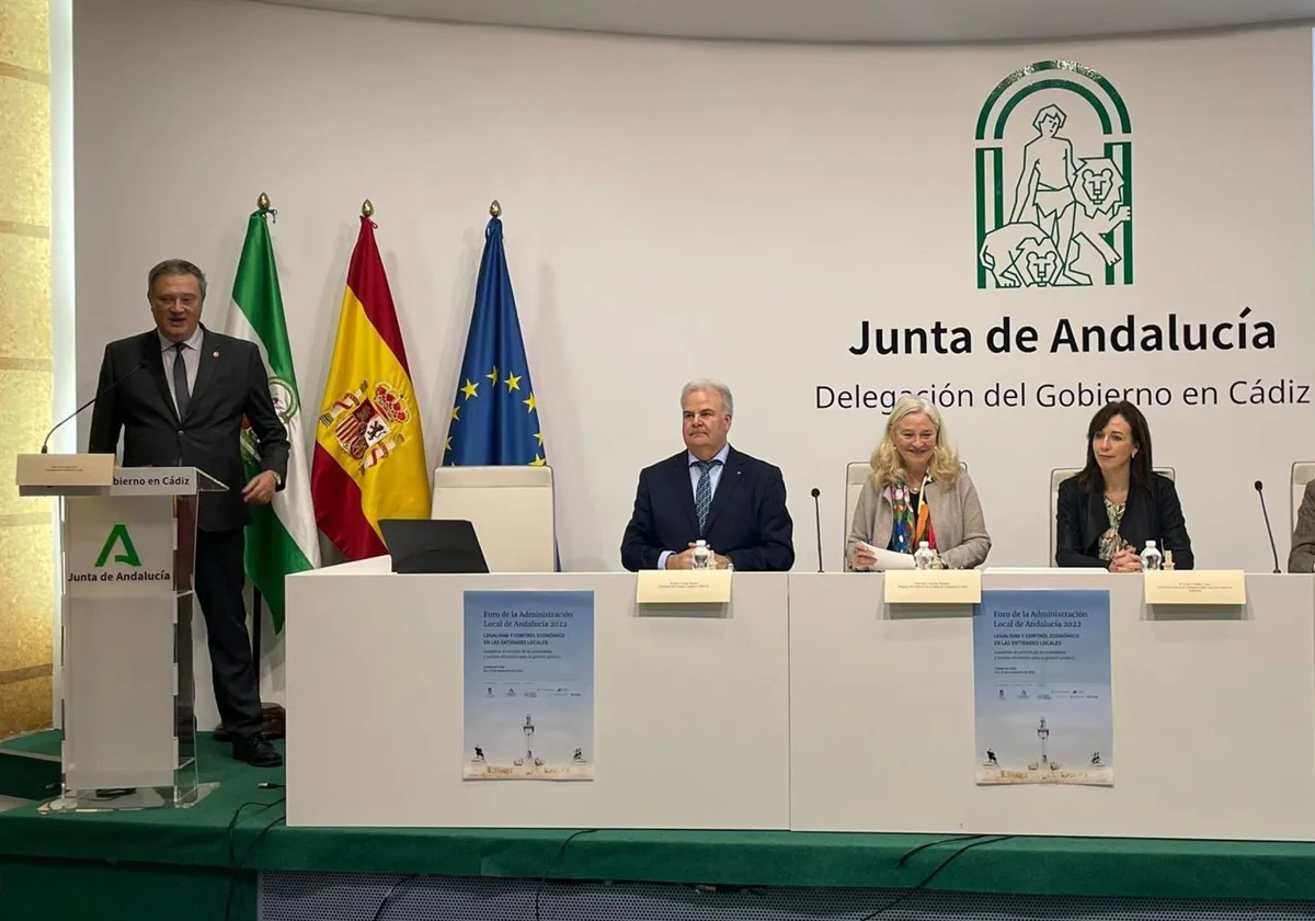 La secretaria general de Administración Local de la Junta, María Luisa Ceballos, en el Foro Andaluz de Administración Local 2022.