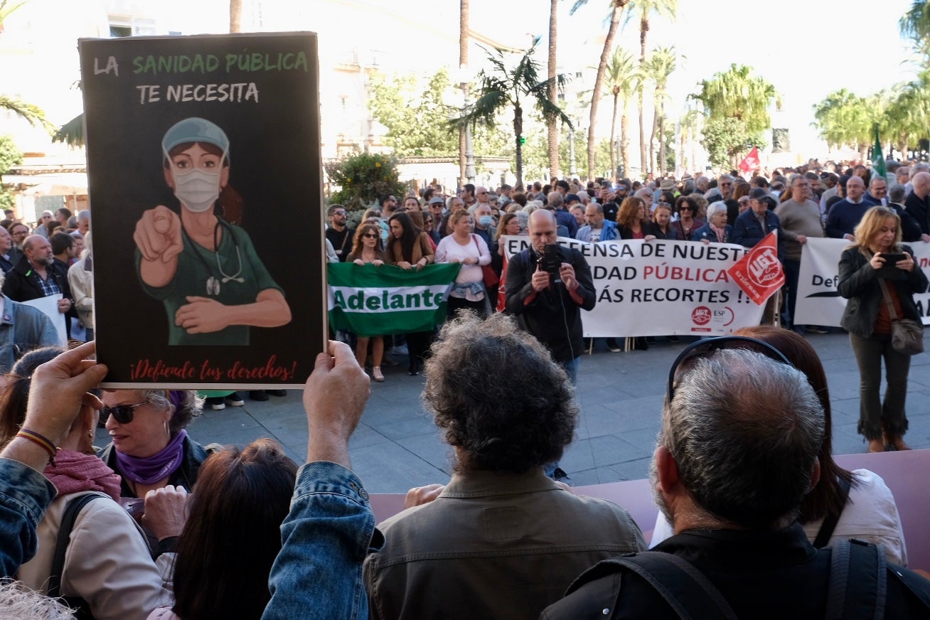 En imágenes: Manifestación en Cádiz «contra la privatización de la sanidad»