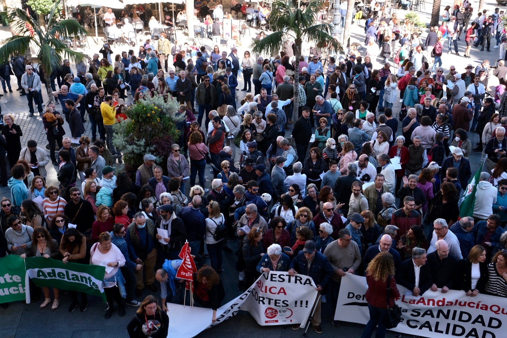 En imágenes: Manifestación en Cádiz «contra la privatización de la sanidad»