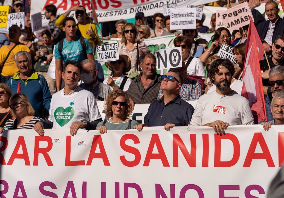 La Junta se reúne con las plataformas ¡Basta ya! y Marea Blanca de Cádiz y La Janda