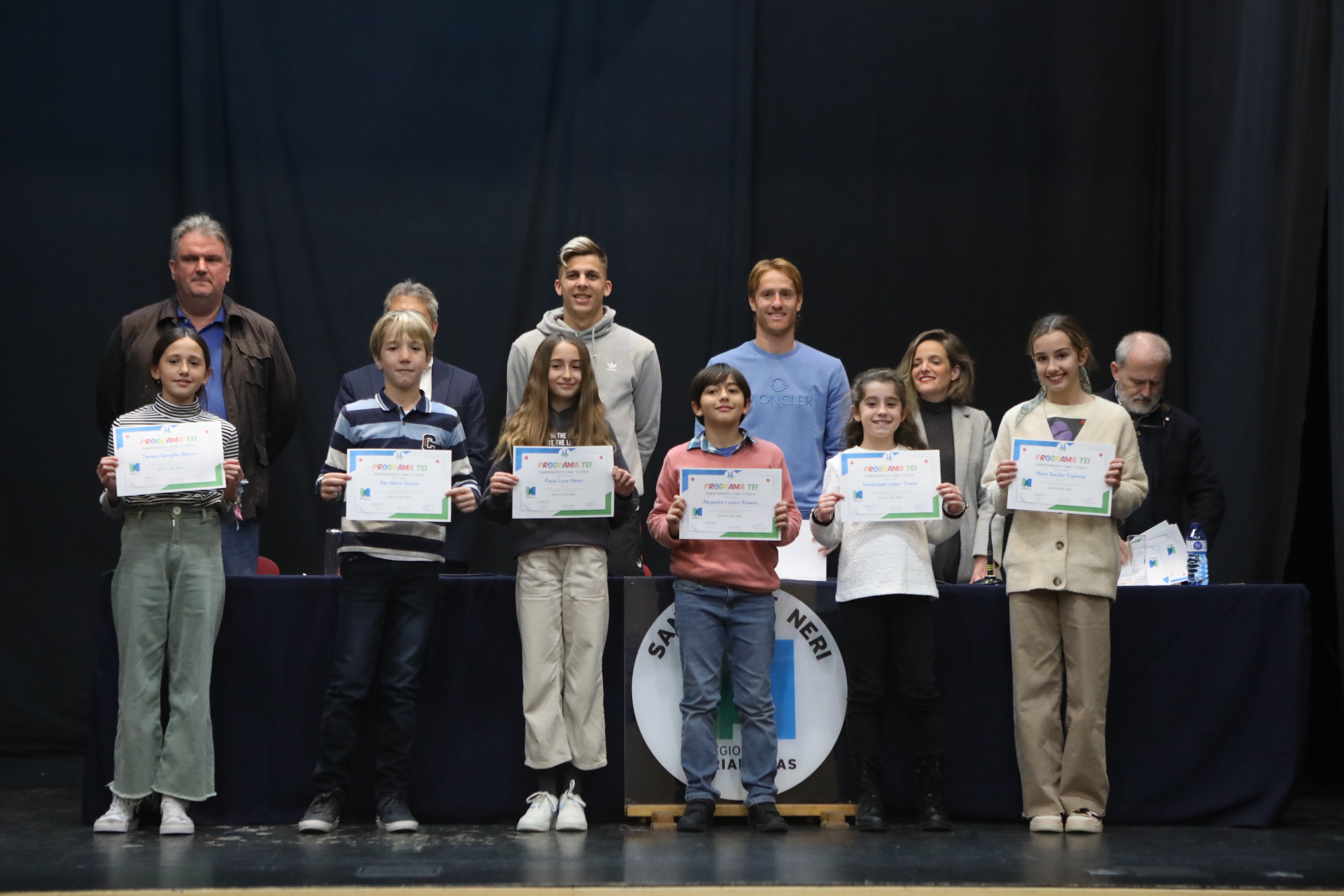 Fotos: Entrega de diplomas del programa TEI a los alumnos de San Felipe Neri