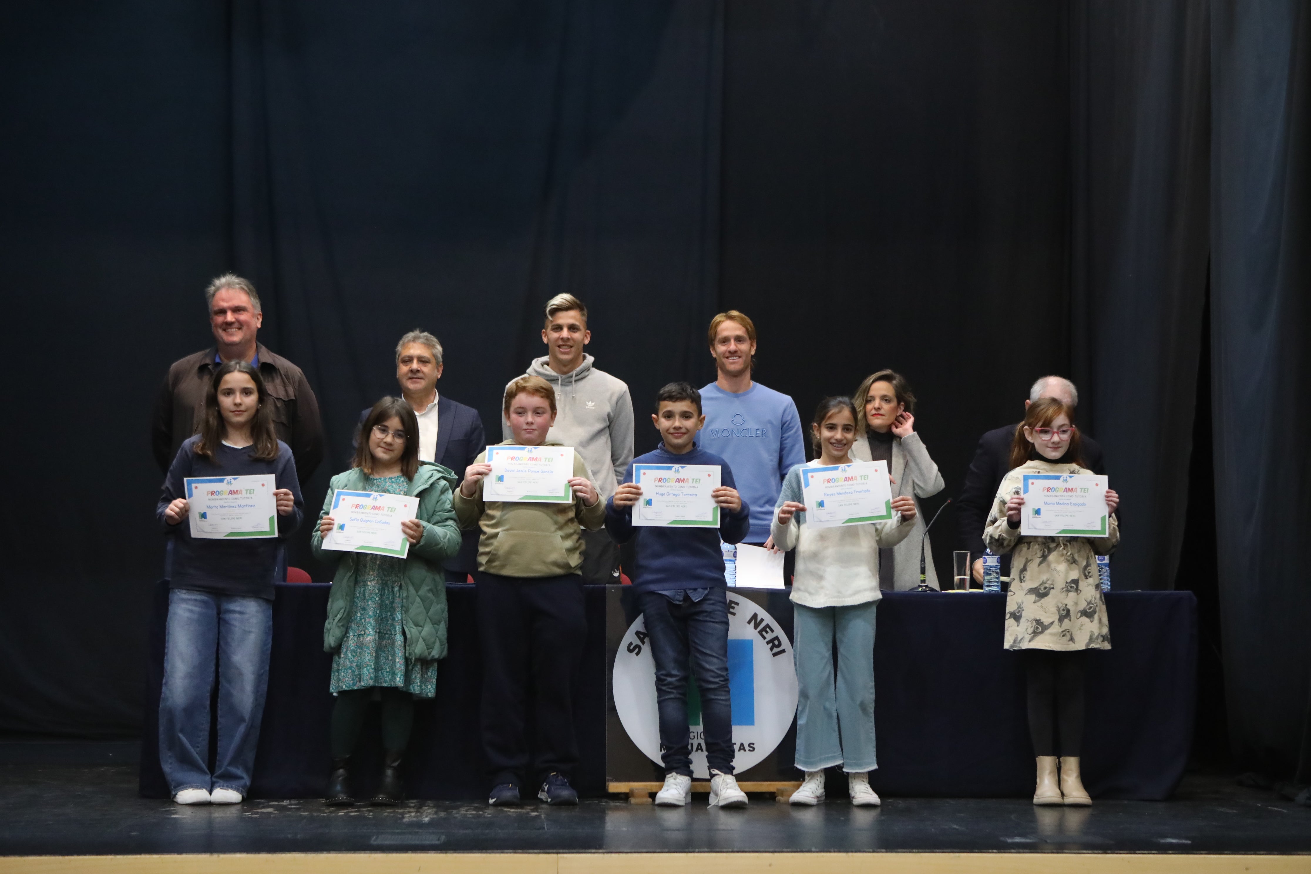 Fotos: Entrega de diplomas del programa TEI a los alumnos de San Felipe Neri