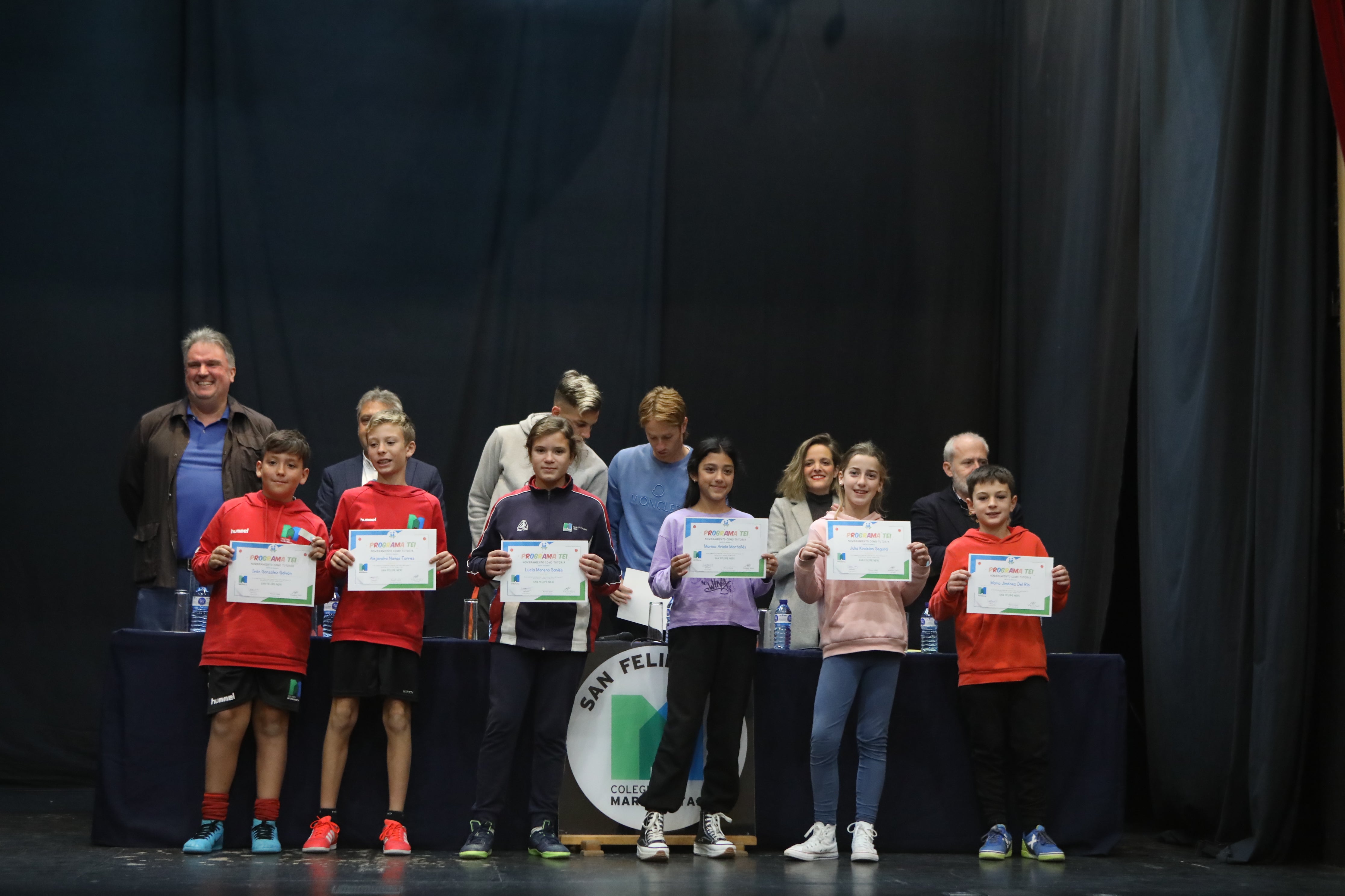 Fotos: Entrega de diplomas del programa TEI a los alumnos de San Felipe Neri