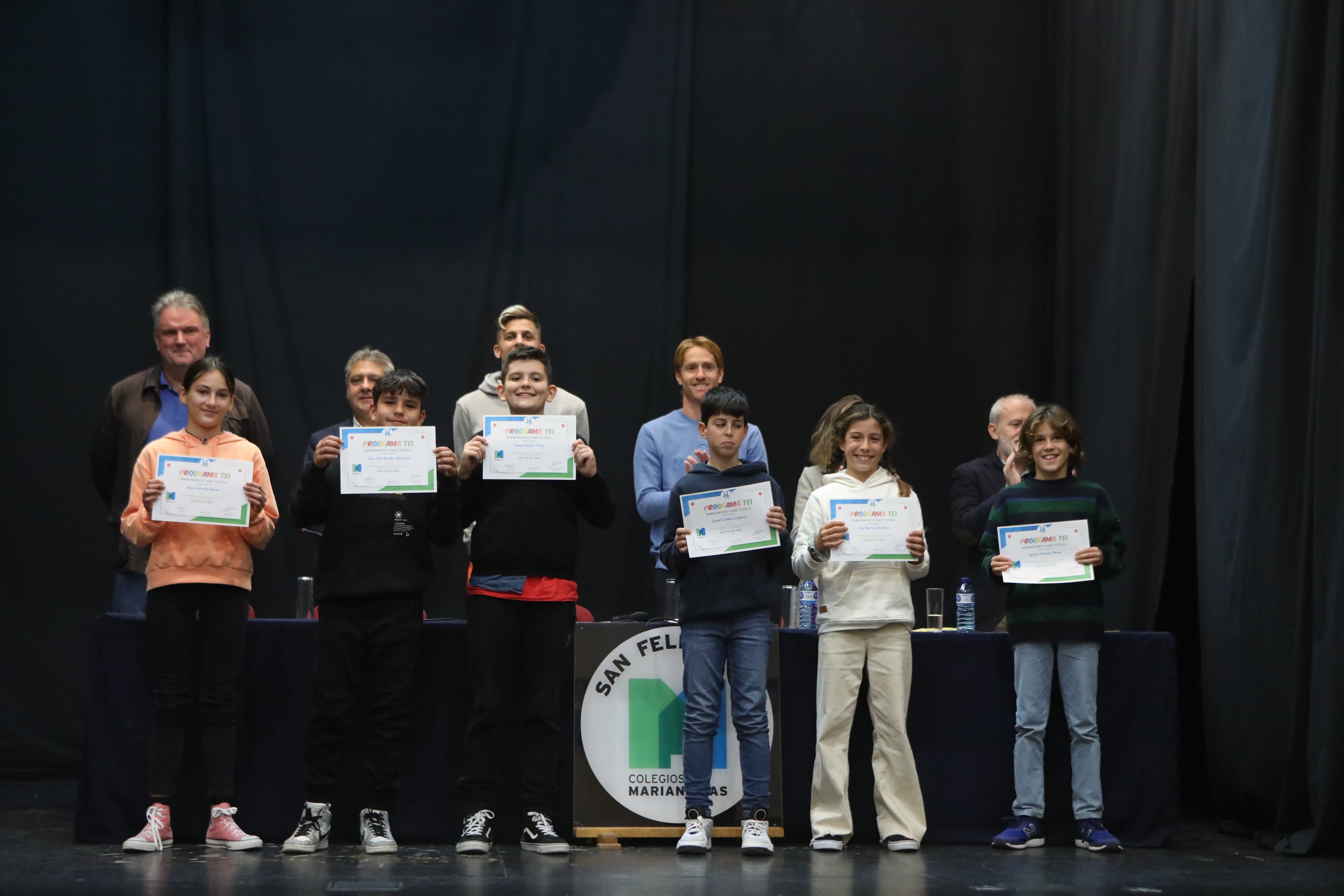 Fotos: Entrega de diplomas del programa TEI a los alumnos de San Felipe Neri