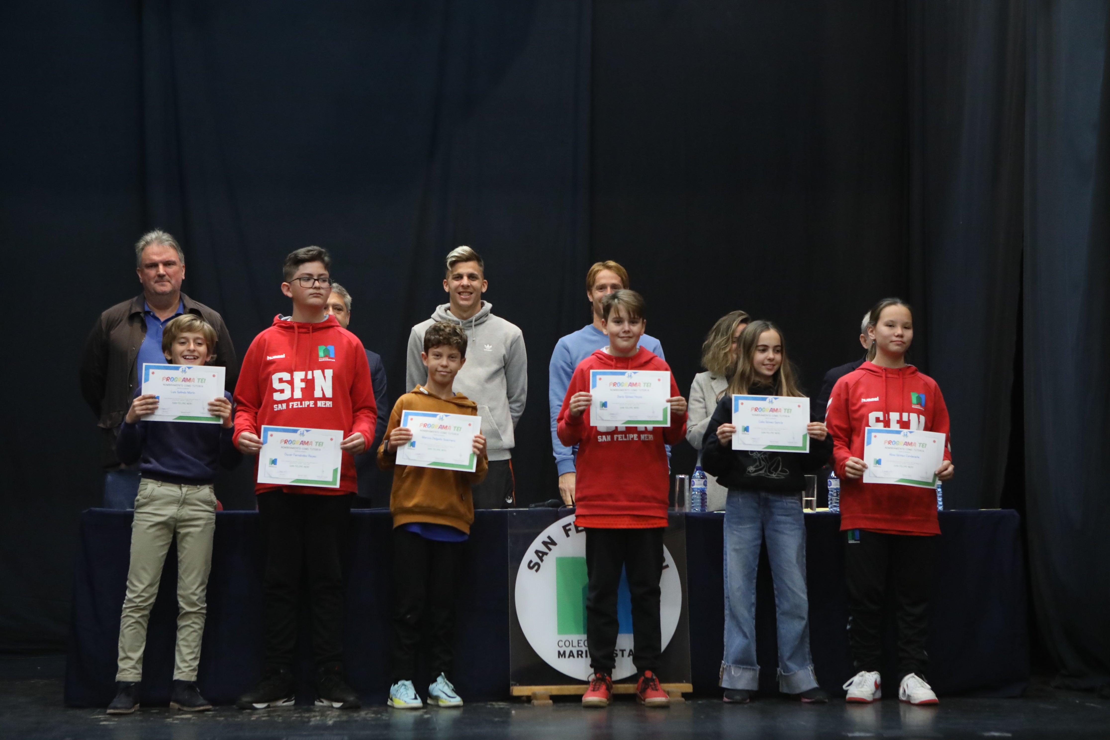 Fotos: Entrega de diplomas del programa TEI a los alumnos de San Felipe Neri