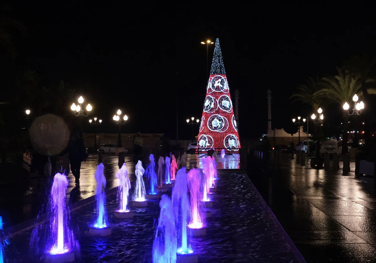 Luces de Navidad: El encendido del alumbrado en Cádiz se retrasa al lunes 5