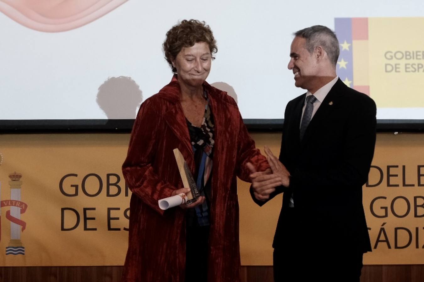 Fotos: Homenaje a destacados gaditanos en el 44 aniversario de la Constitución