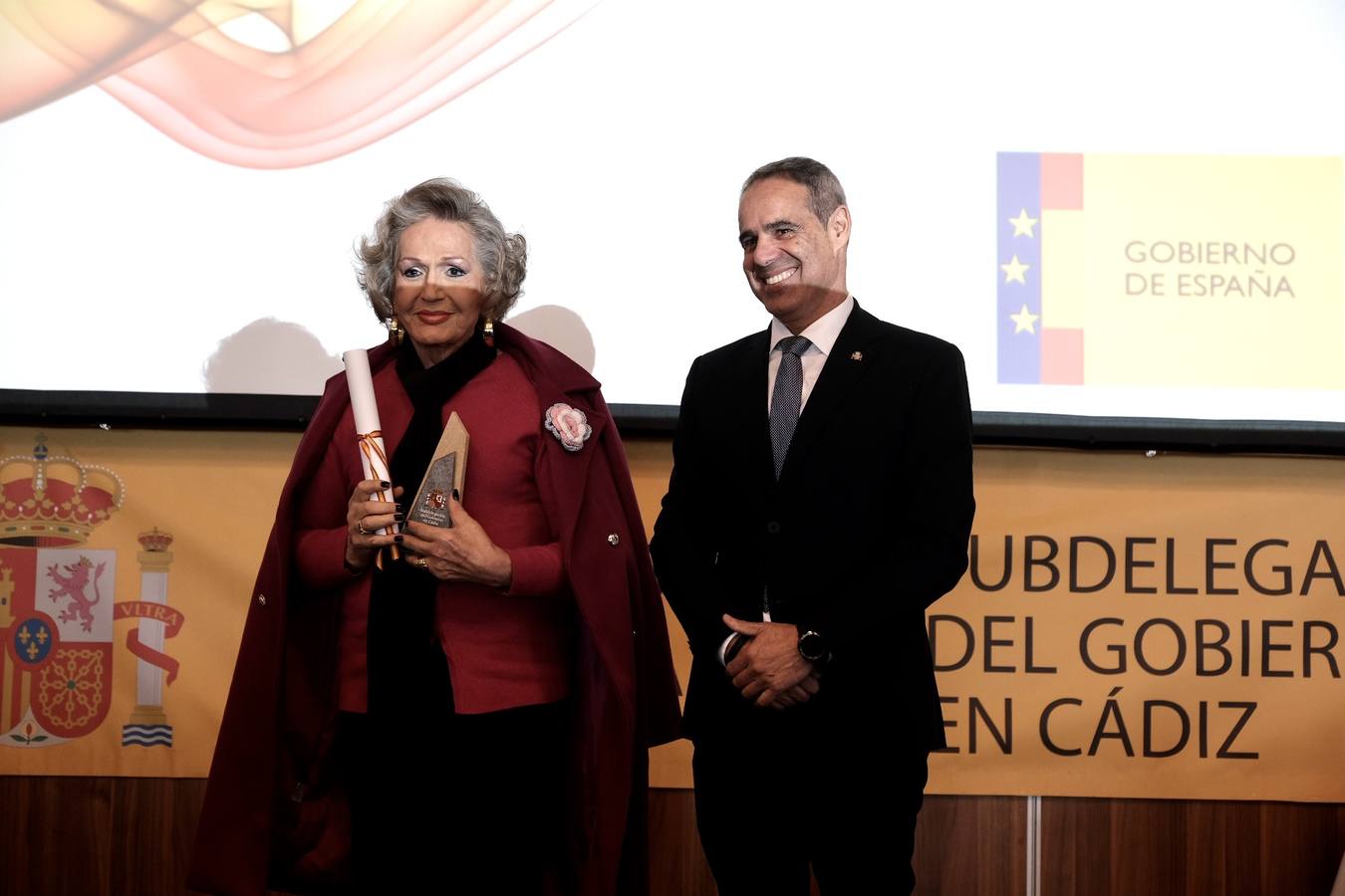 Fotos: Homenaje a destacados gaditanos en el 44 aniversario de la Constitución