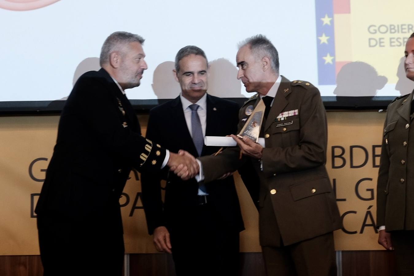 Fotos: Homenaje a destacados gaditanos en el 44 aniversario de la Constitución