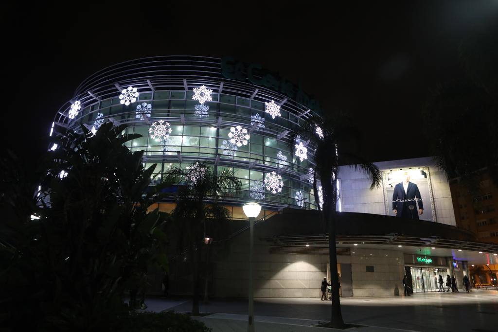 Fotos: El Corte Inglés de Cádiz enciende sus luces navideñas