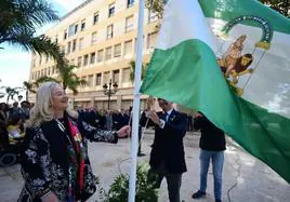 Orgullo blanco y verde el primer año de celebración del Día de la Bandera de Andalucía