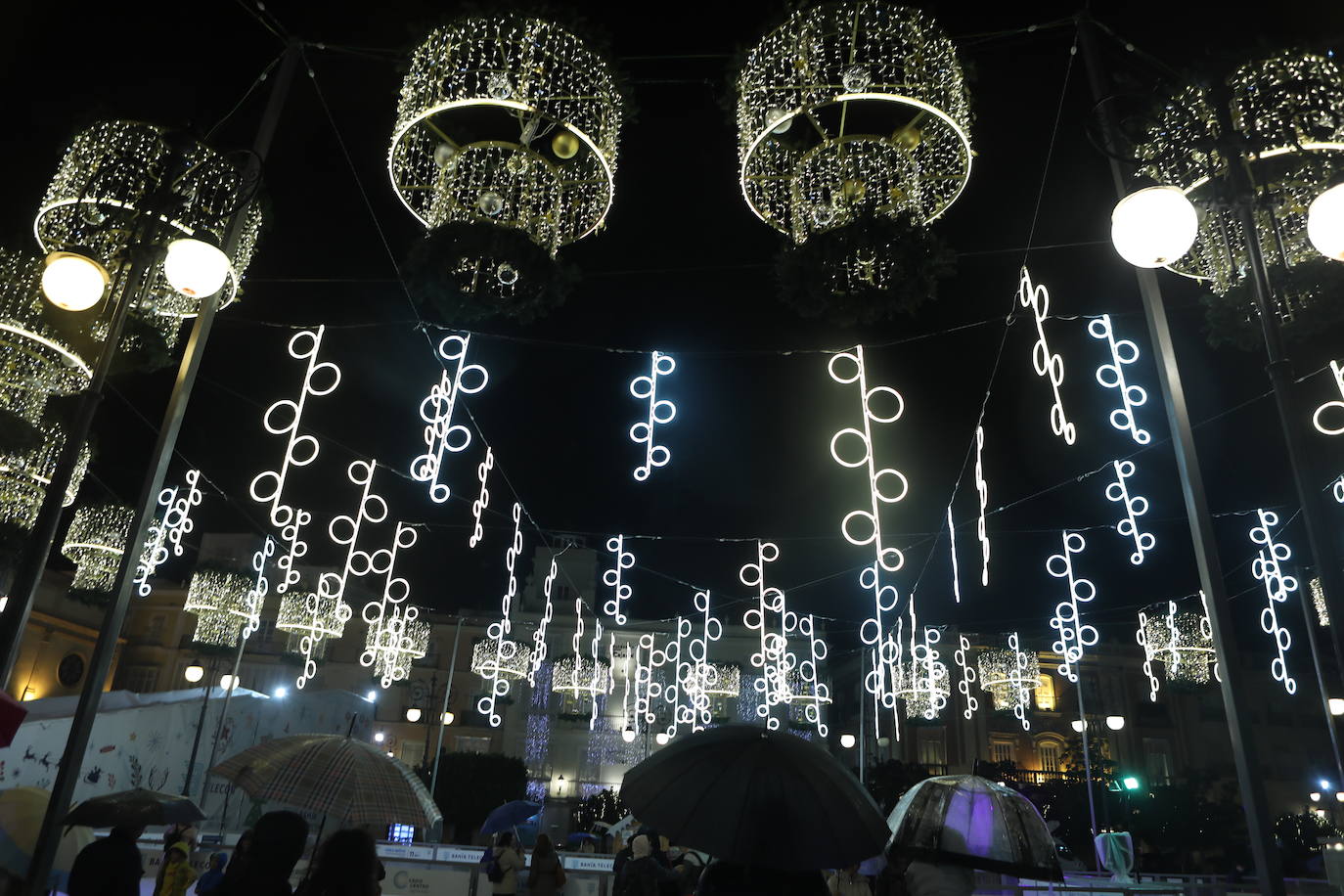 Fotos: El alumbrado navideño de Cádiz se queda a medias
