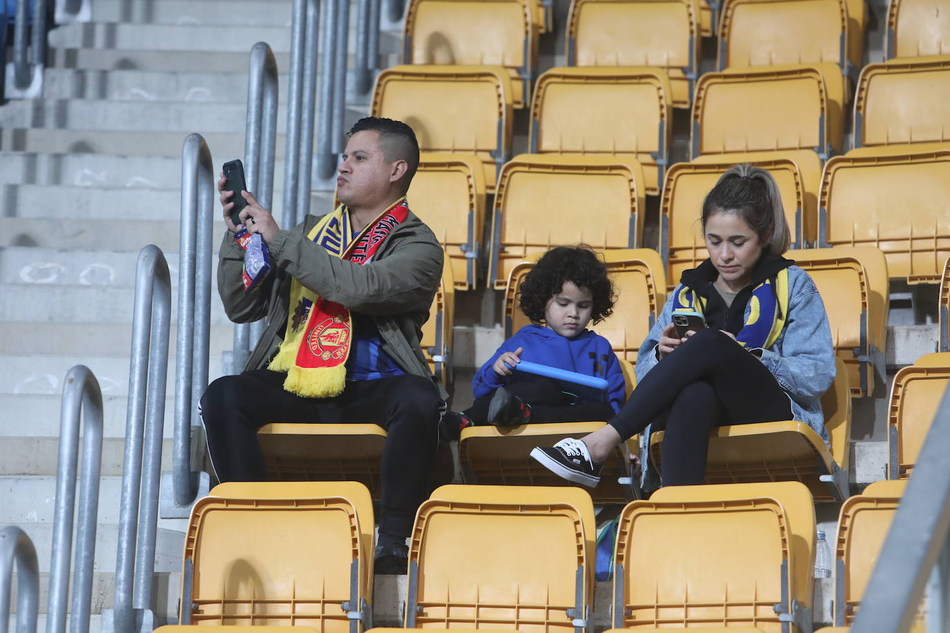 Fotos: Búscate en el partido Cádiz - Manchester United