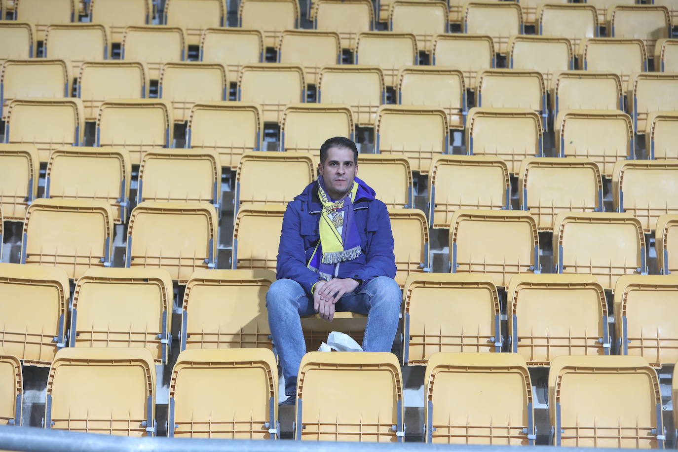 Fotos: Búscate en el partido Cádiz - Manchester United