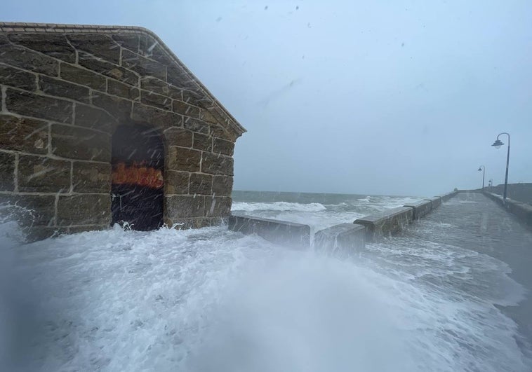 Fotos: El temporal de viento y lluvia en Cádiz, en imágenes