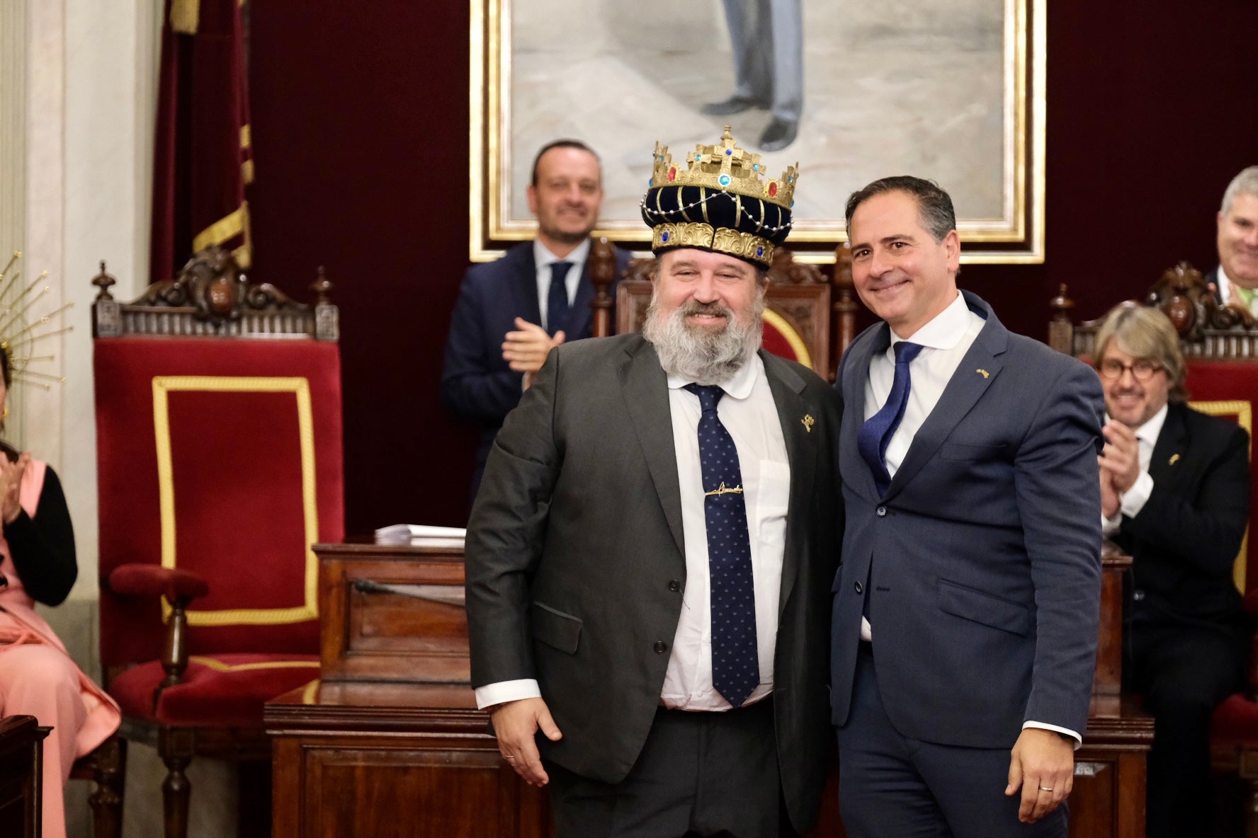 Fotos: el traspaso de coronas de los Reyes Magos de Cádiz