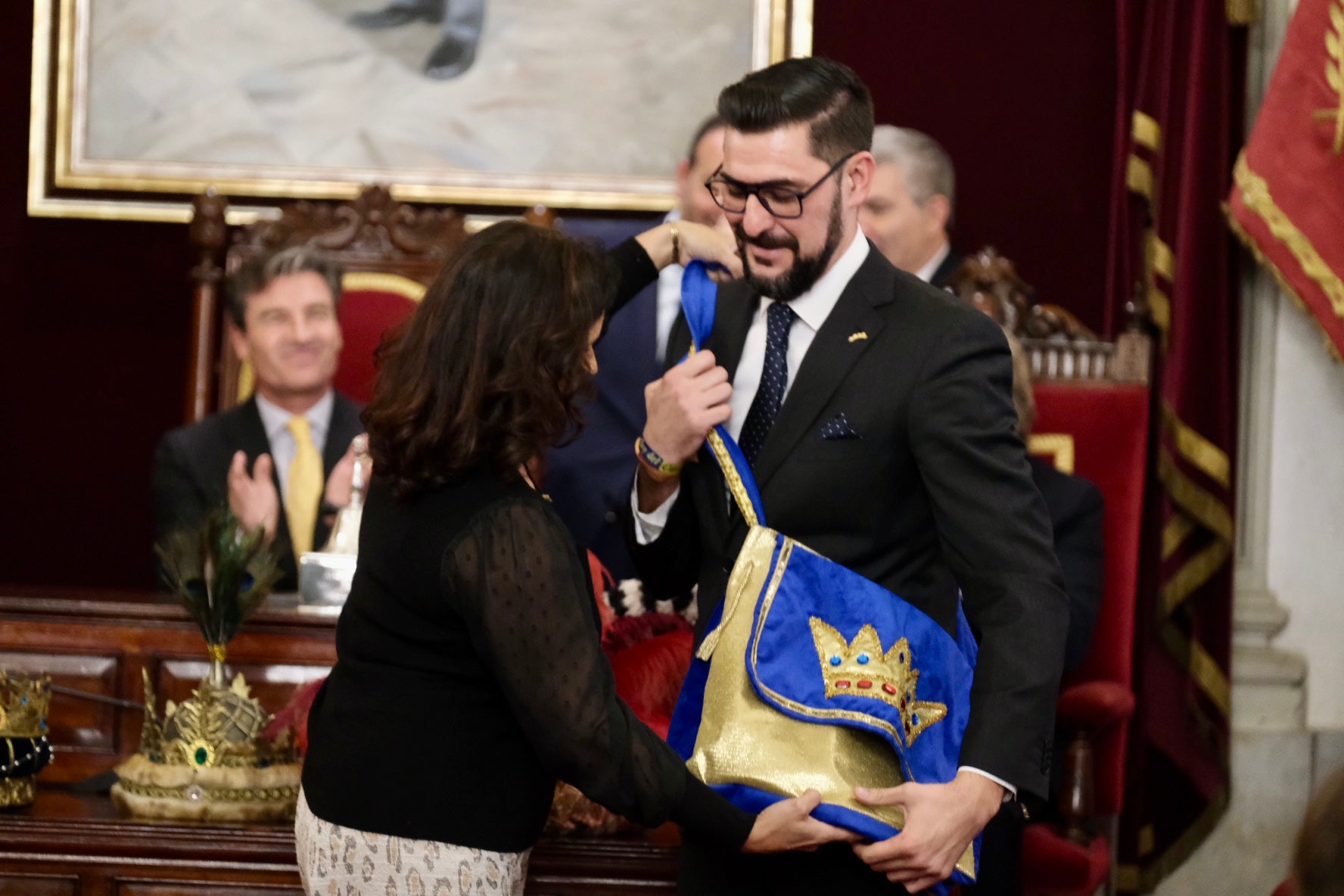 Fotos: el traspaso de coronas de los Reyes Magos de Cádiz