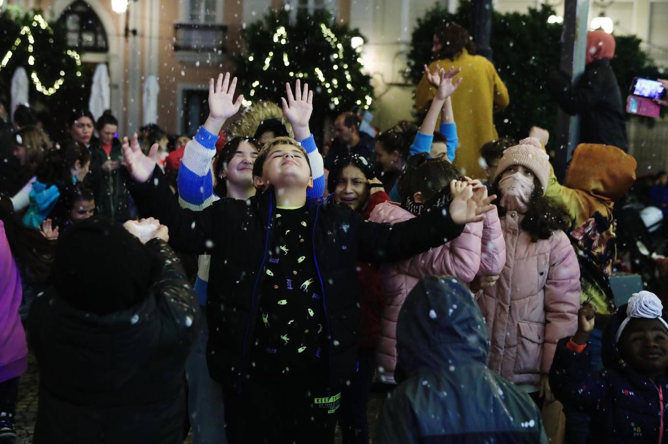Fotos: Así ha sido la gran nevada en la plaza San Antonio