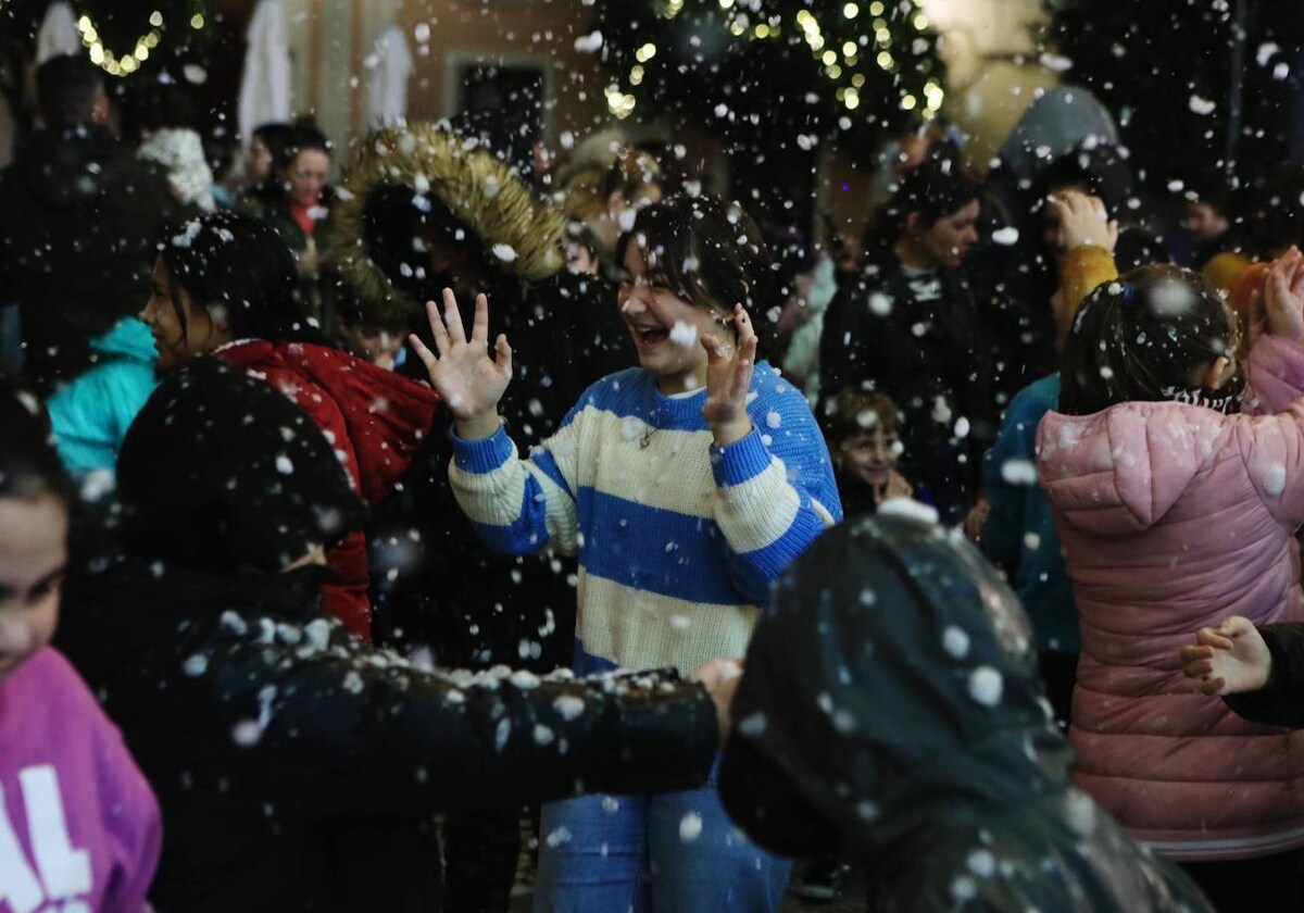 Fotos: Así ha sido la gran nevada en la plaza San Antonio