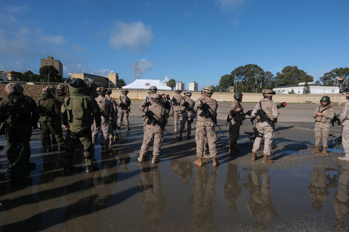 Fotos: las imágenes de la visita del rey Felipe VI al TEAR de San Fernando