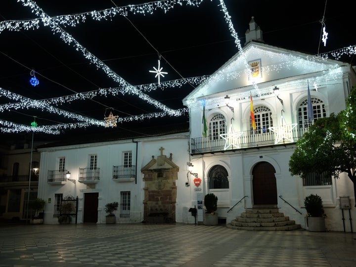 Así brilla Ubrique en Navidad, el pueblo de Cádiz favorito por los lectores