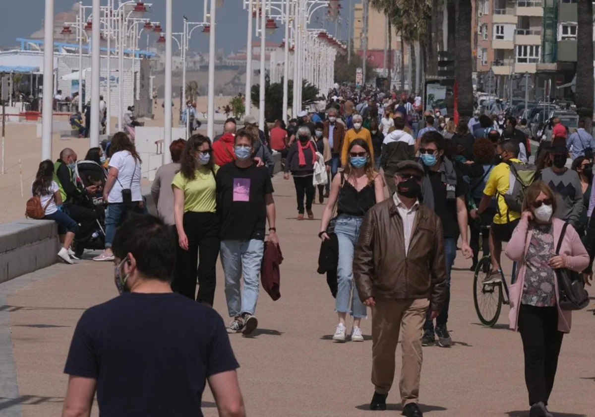 Cádiz, entre las provincias con menor crecimiento de población en Andalucía en la última década