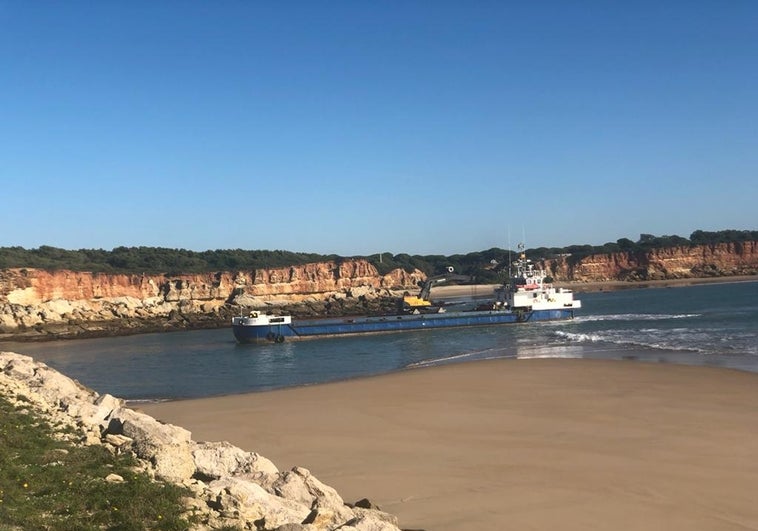 Puesta a punto de la bocana y el entorno del Puerto de Conil