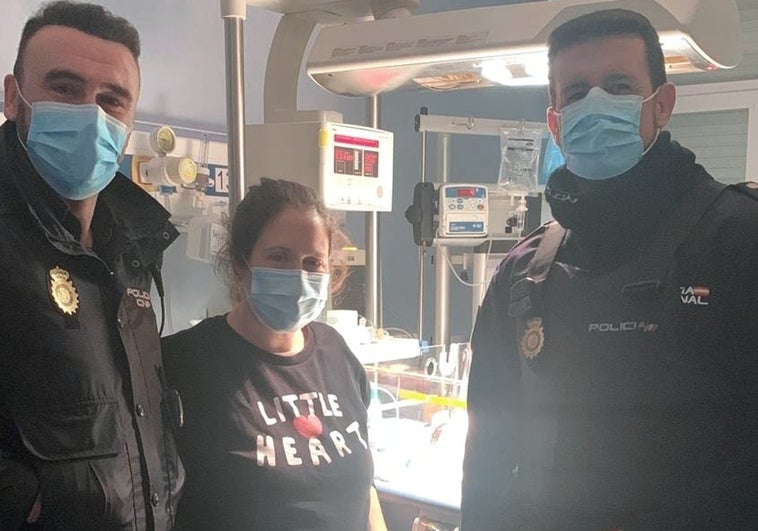 El bebé de tres días salvado por la Policía en Puerto Real está «estable»