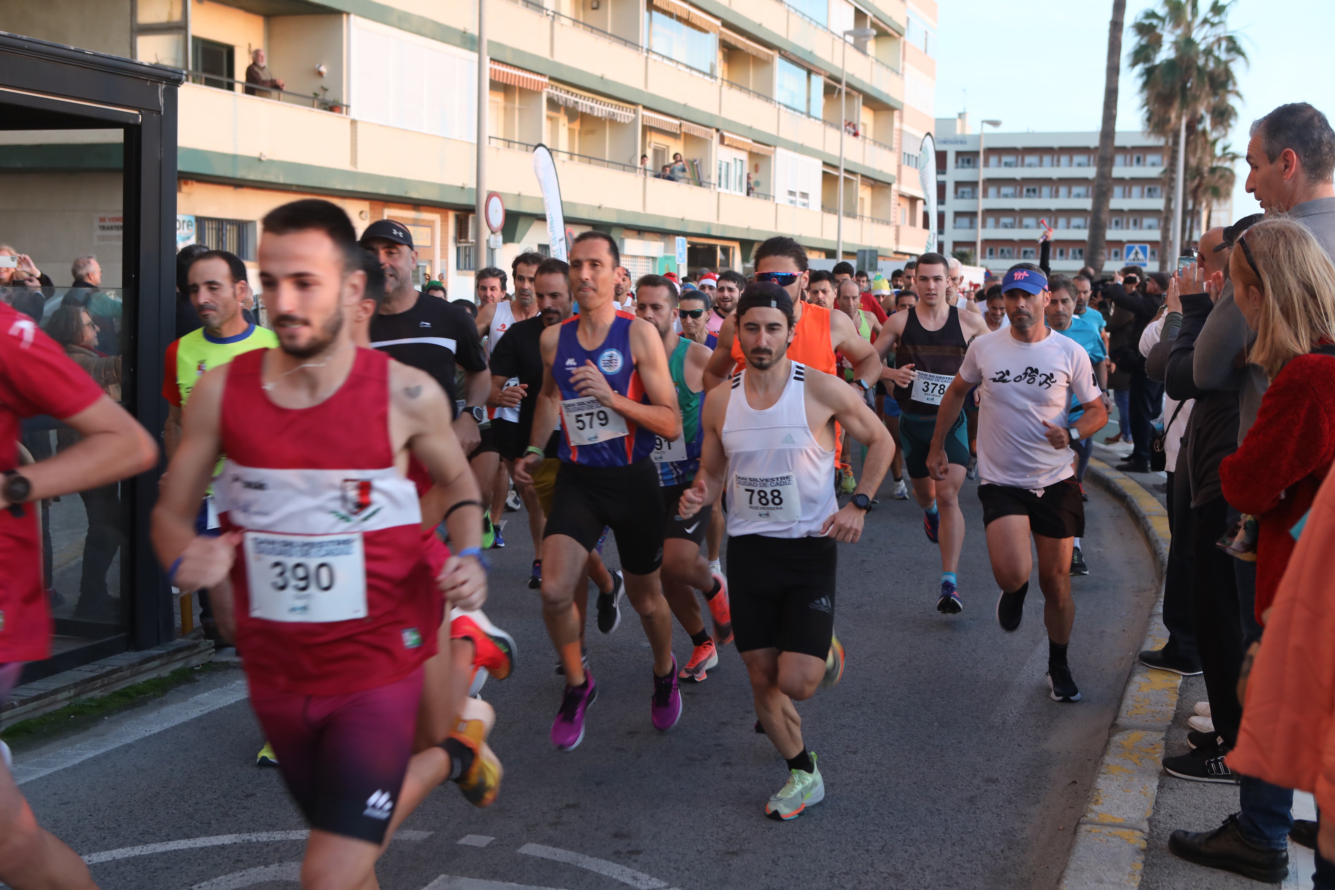 Fotos: Así ha sido la San Silvestre en Cádiz