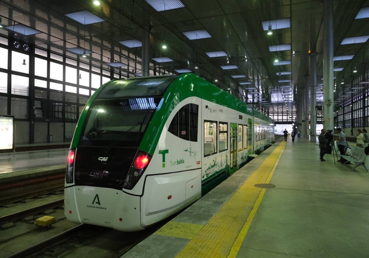 La rebaja se aplicará en autobuses y el Trambahía.