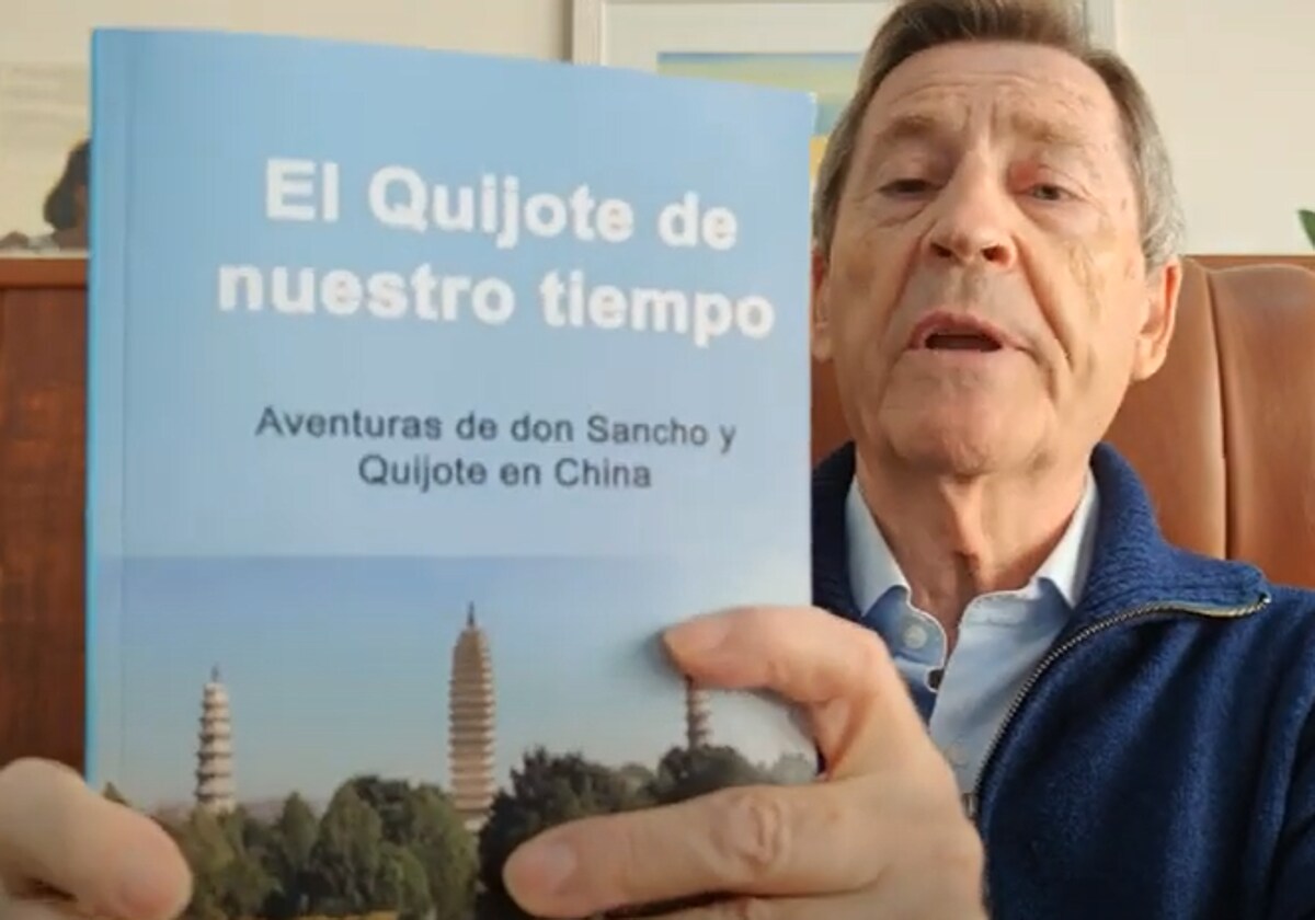 Manuel López Navarro, presenta el libro 'El Quijote de nuestro tiempo'.