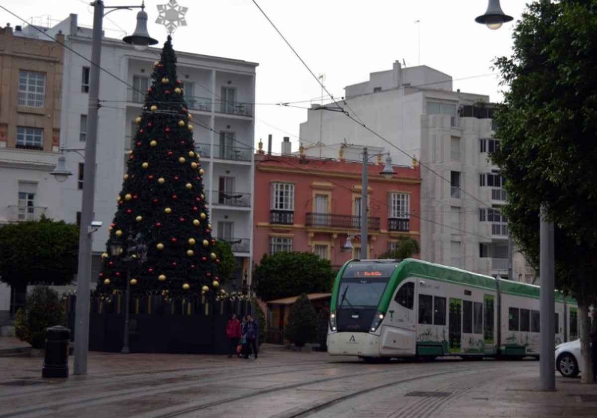 El Trambahía interrumpe su servicio este jueves por las Cabalgatas de Reyes de San Fernando y Chiclana