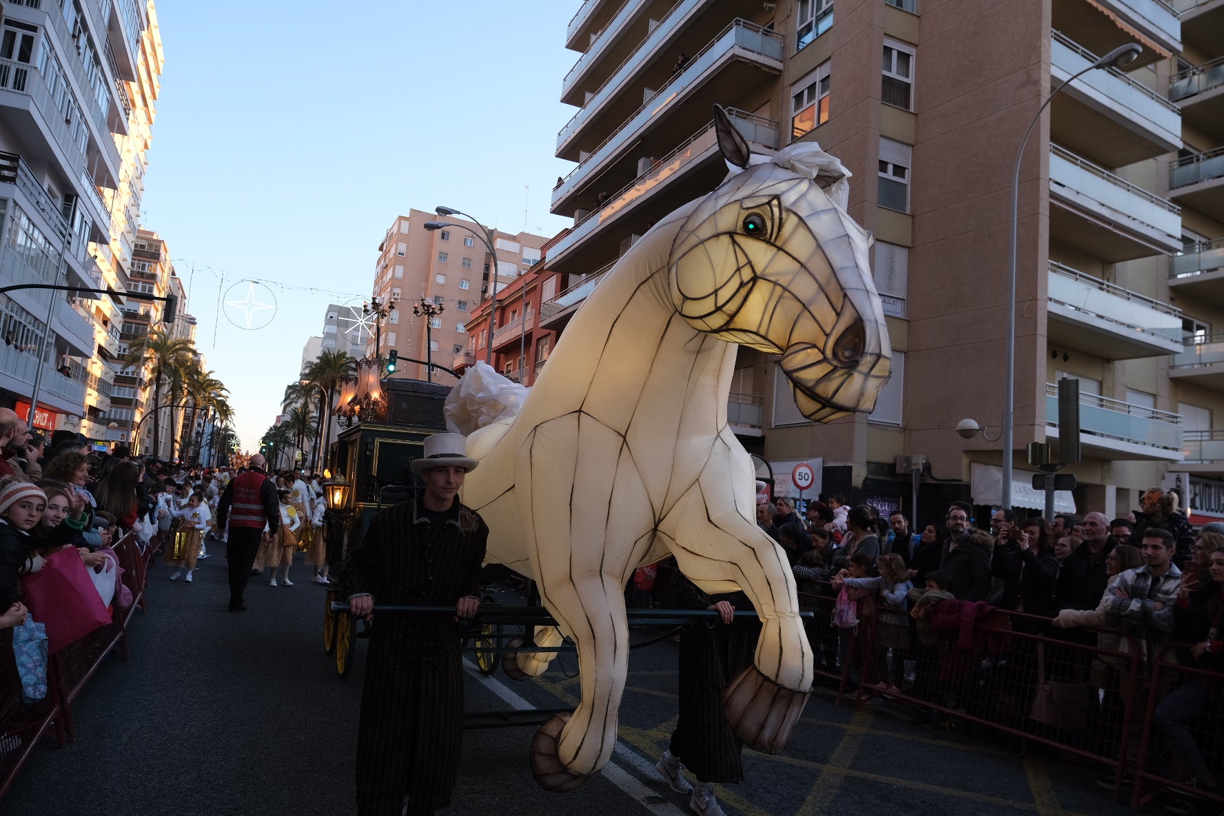 Fotos: Búscate en la Cabalgata de Reyes Magos en Cádiz