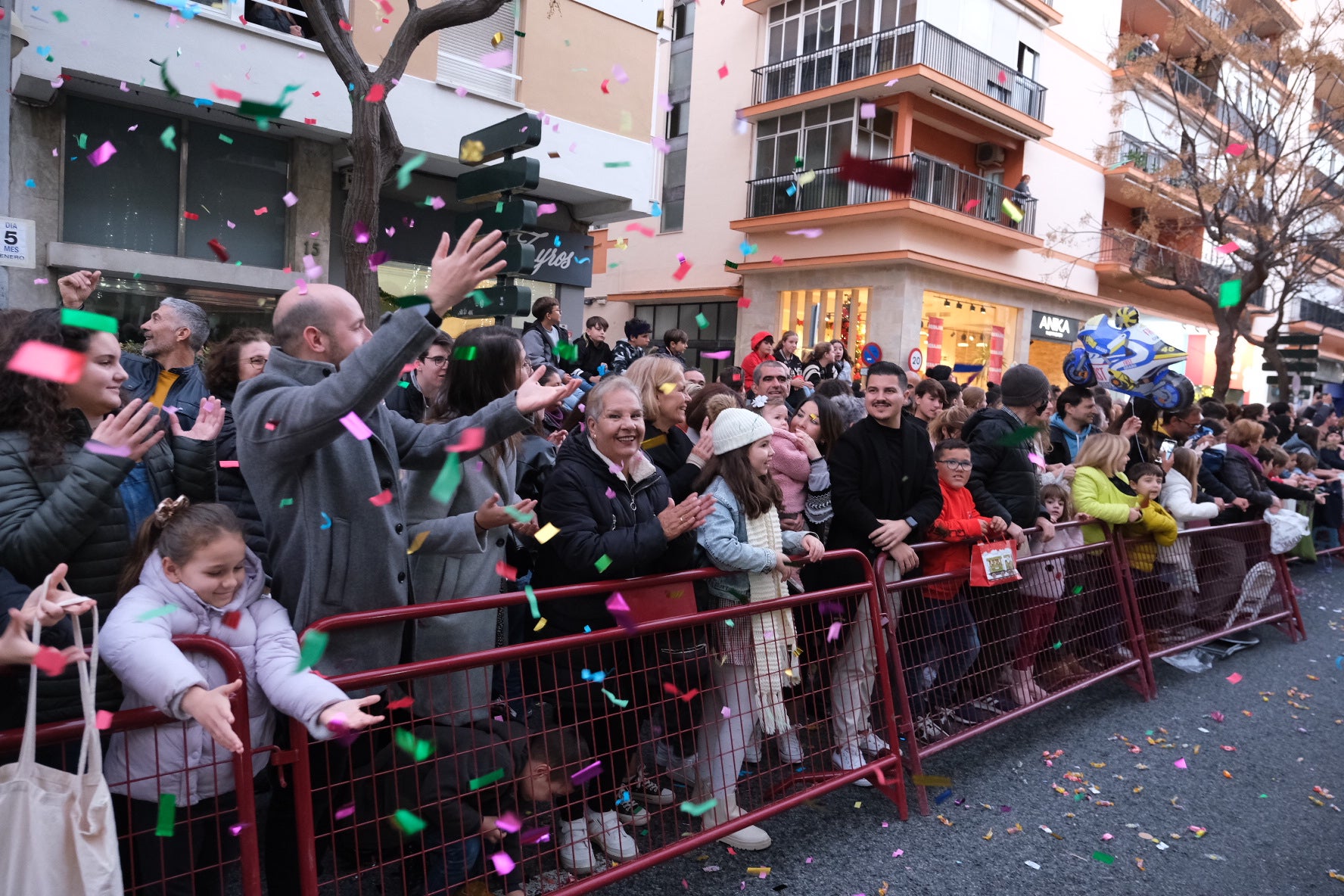 Fotos: Búscate en la Cabalgata de Reyes Magos en Cádiz