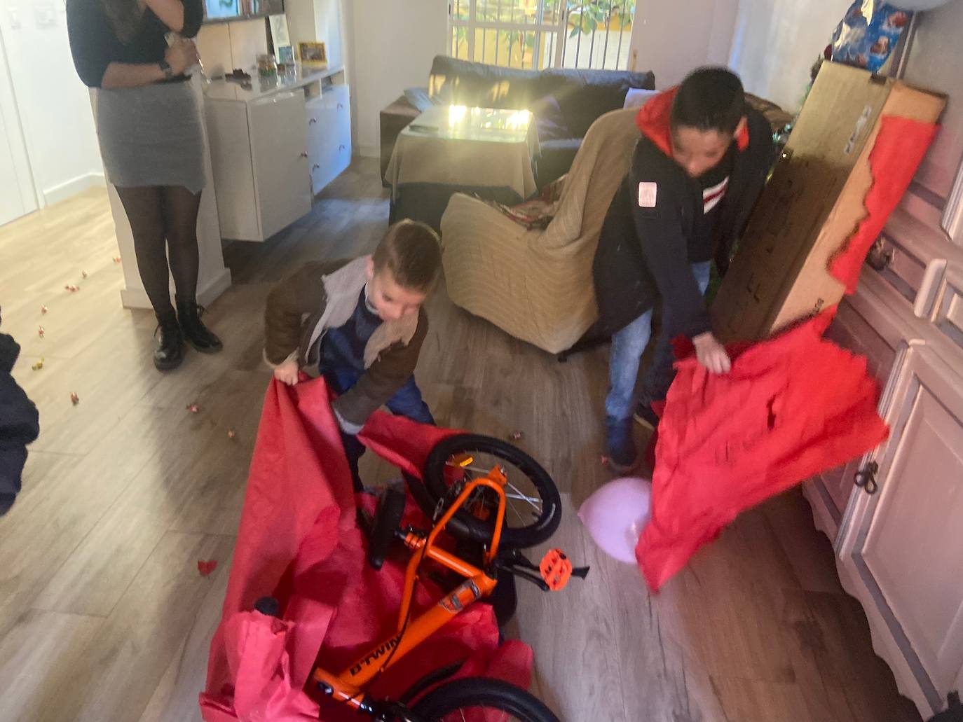 Así ha sido la llegada de los Reyes Magos en los hogares gaditanos