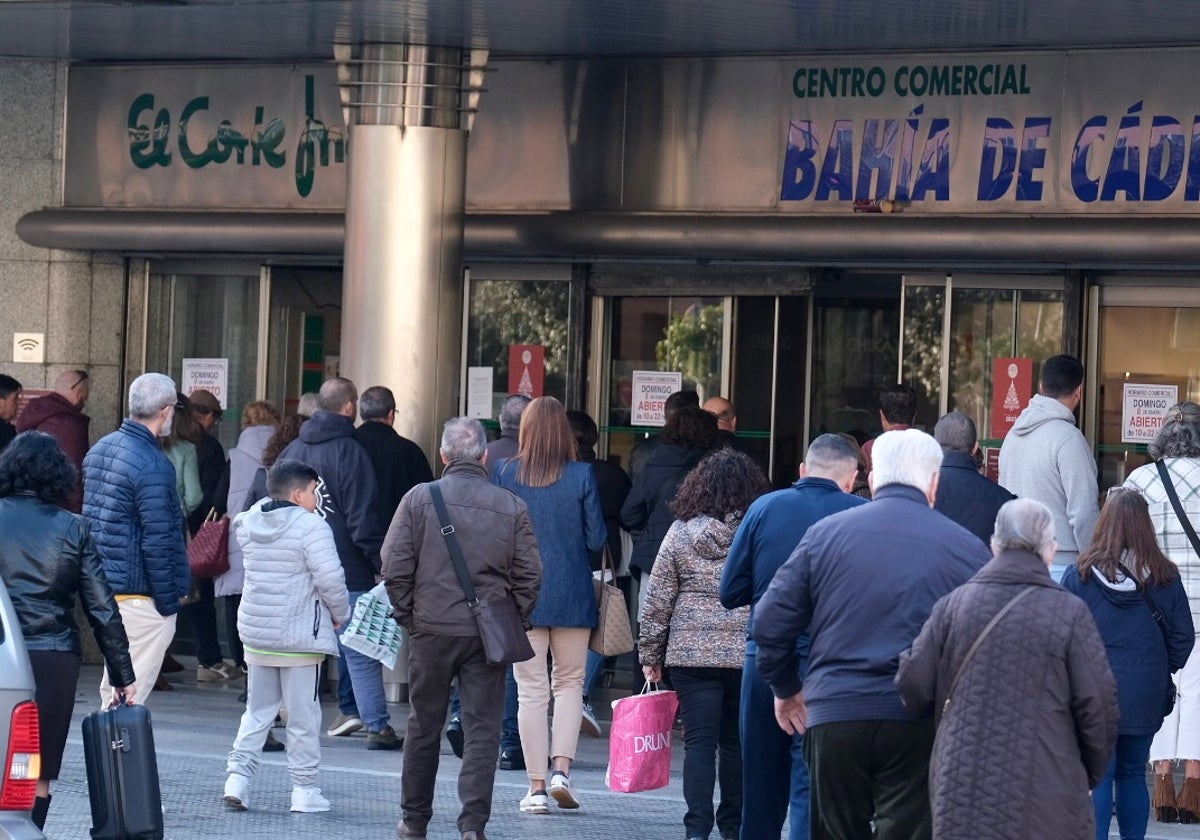 El Corte Inglés de Cádiz a primera hora este sábado.