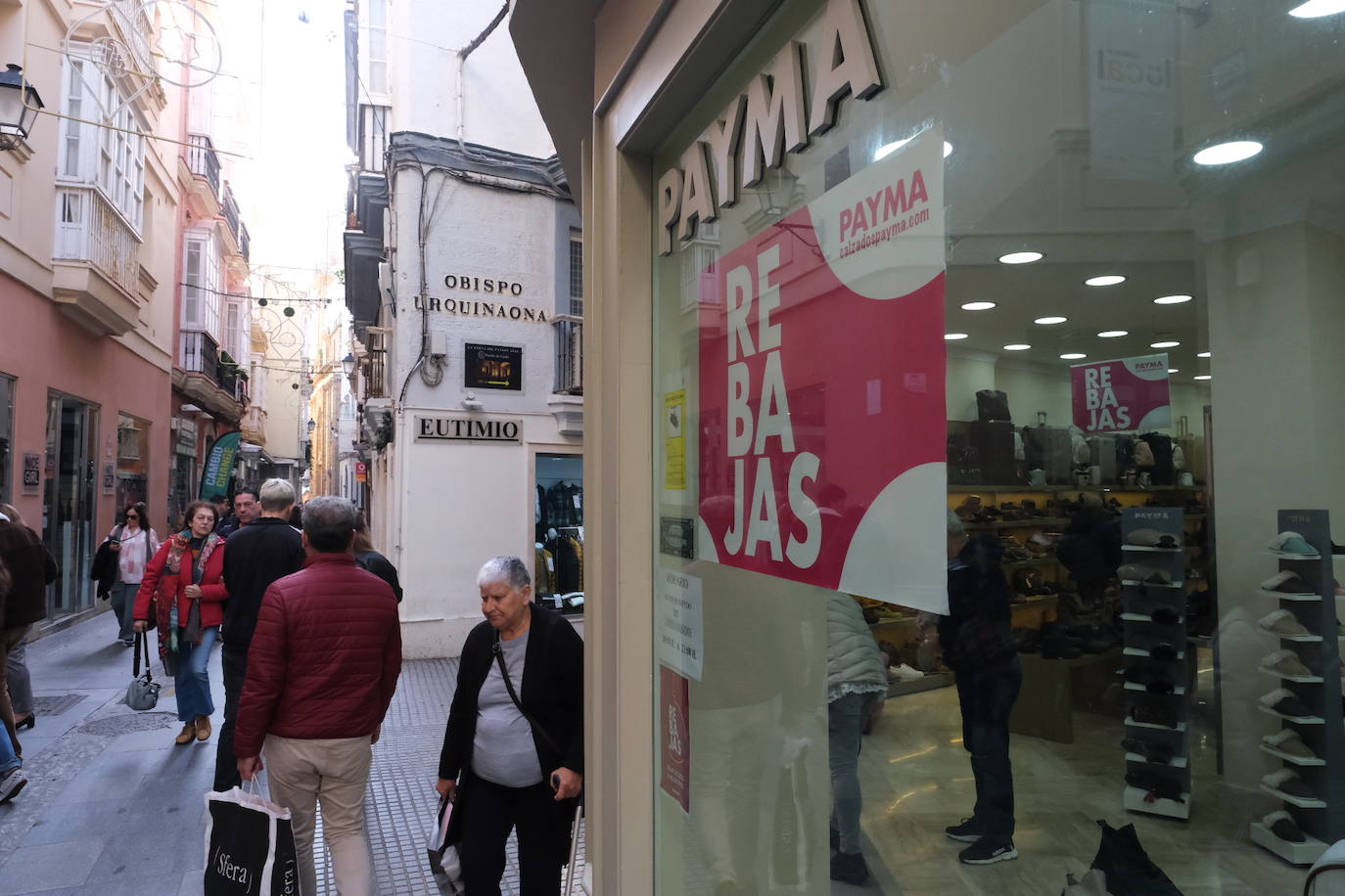 Fotos: Así está siendo la primera jornada de rebajas en Cádiz