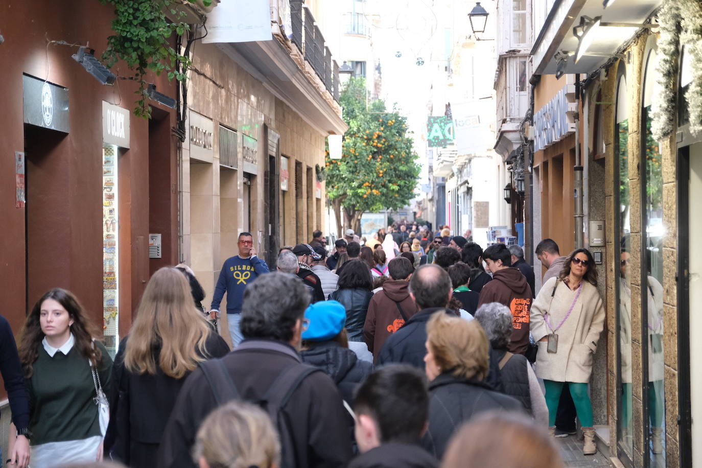 Fotos: Así está siendo la primera jornada de rebajas en Cádiz