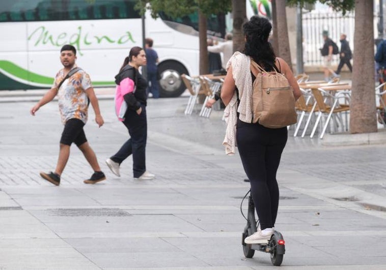 Los jóvenes gaditanos cada vez se sacan más tarde el carnet de conducir