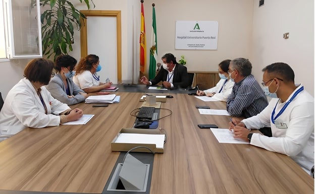 Reunión del equipo directivo del Hospital de Puerto Real.