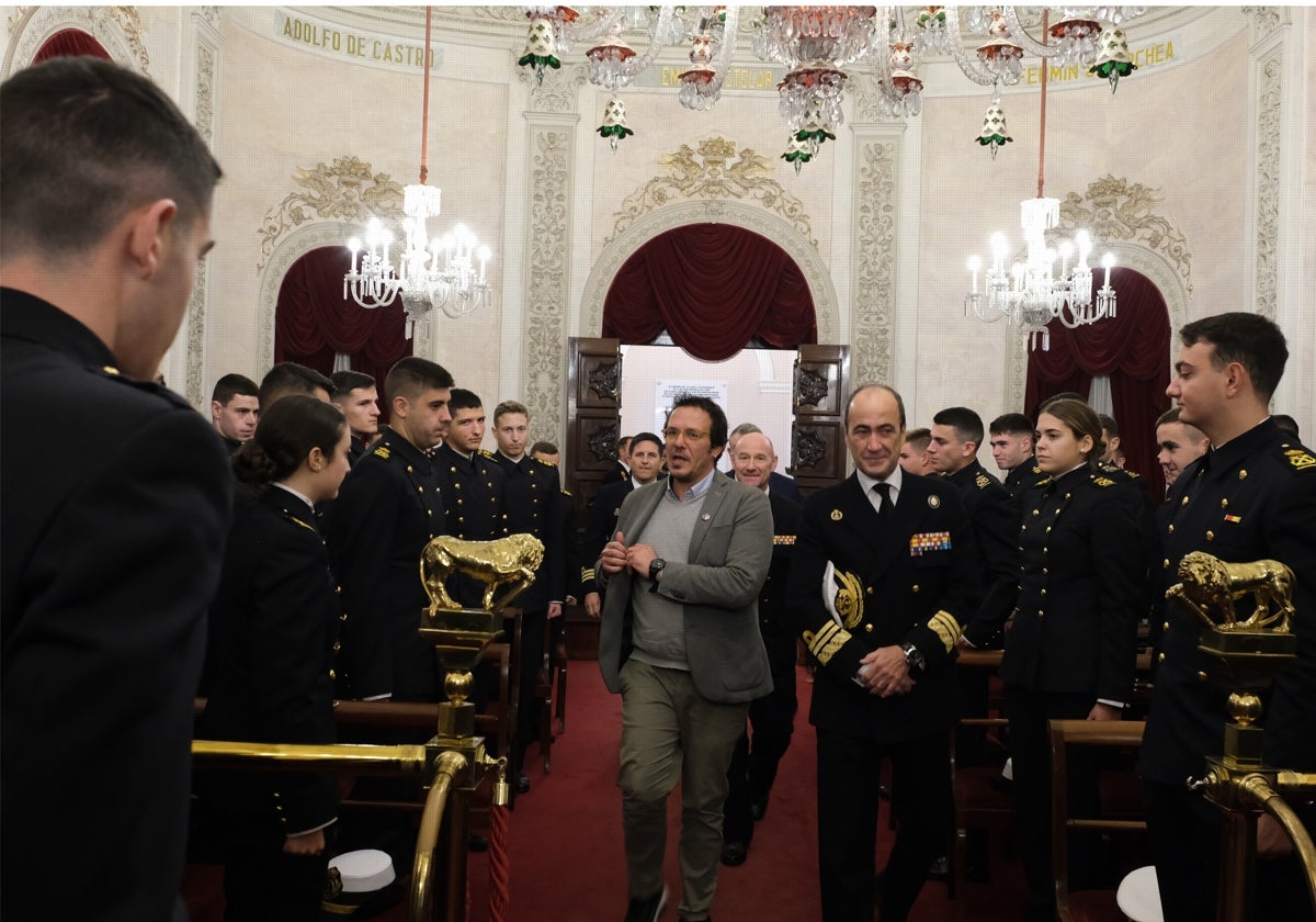 Los guardiamarinas han sido recibidos por el alcalde en el Ayuntamiento.