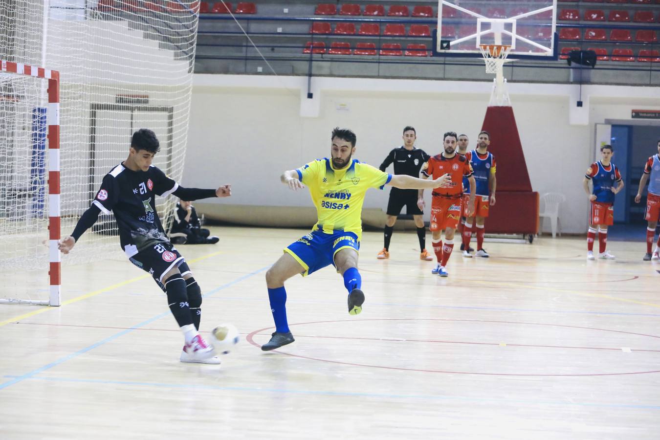 El Cádiz CF Virgili gana el derbi ante el Alchoyano (5-3)