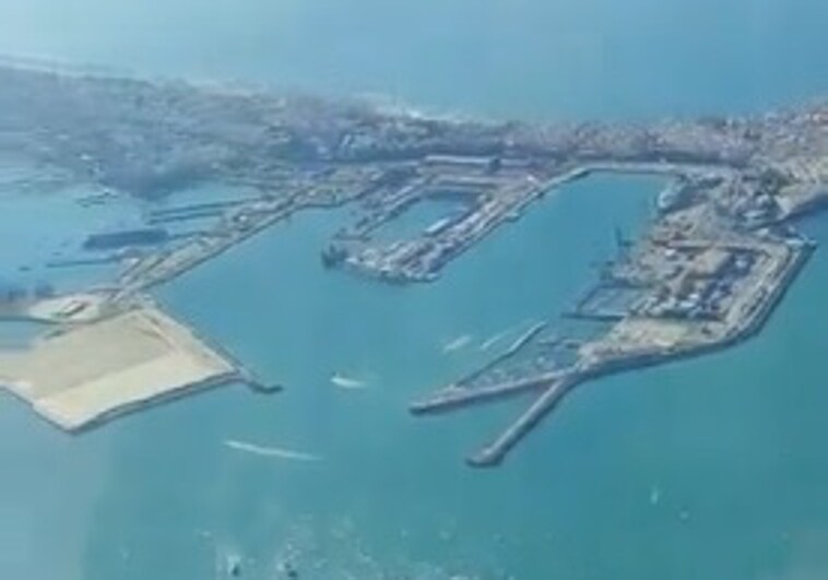 Vídeo: La salida del Juan Sebastián Elcano, desde el aire