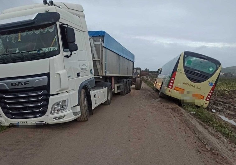 El conductor de un autobús escolar, detenido en Jerez tras sufrir un accidente con los niños y dar positivo en THC