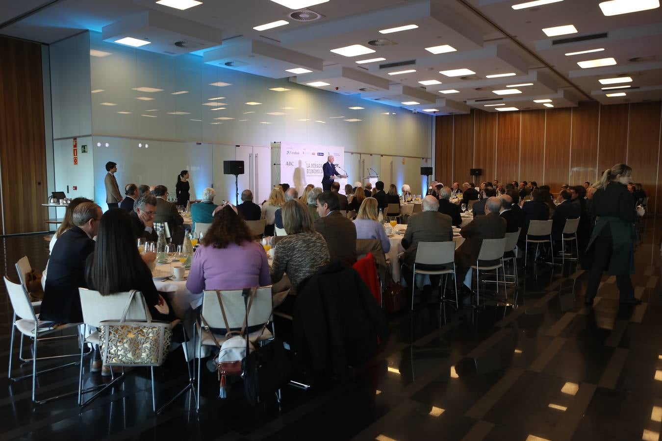 Fotos: Narciso Michavila en la Mirada Económica de ABC y La Voz