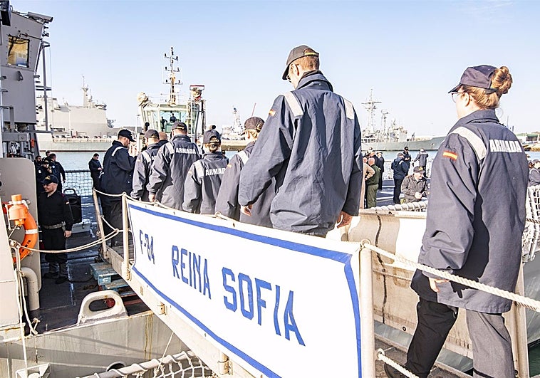 La fragata Reina Sofía zarpa de Rota para incorporarse a la Operación Atalanta en el Océano Índico