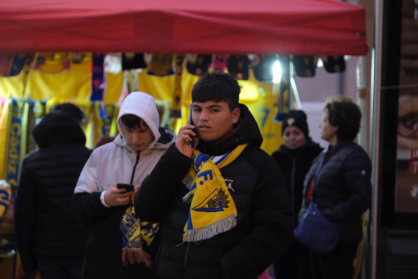 Fotos: Búscate en la previa del partido