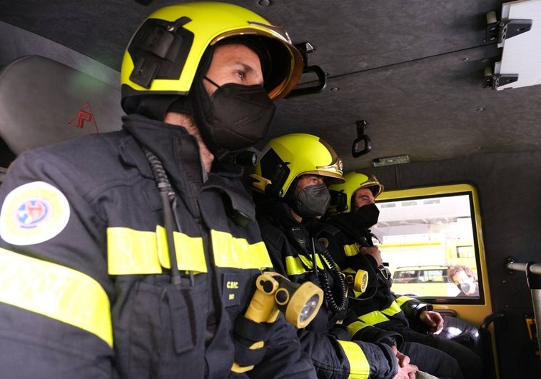 Los tres sindicatos del Consorcio de Bomberos de Cádiz denuncian que el presidente del Consorcio ha roto la mesa de negociación